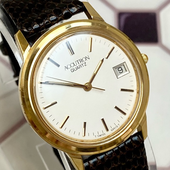 Vintage 1987 Bulova Accutron Swiss Quartz Men’s Unisex Dress Watch Lizard Strap - Picture 3 of 16